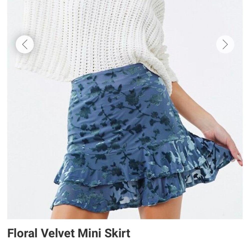 Floral velvet mini skirt
